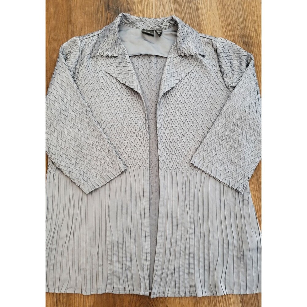 Chico's Travelers Pleated Jacket Blouse Gray Size 1 Medium 8 10 Textured